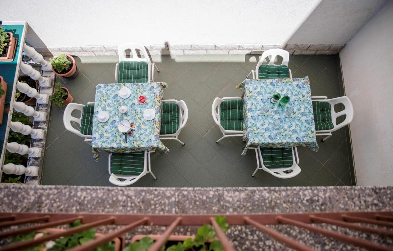 Rooms Dragica Palit Exterior photo
